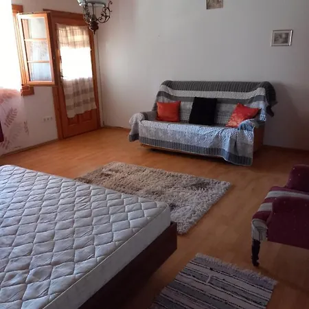 Apartment H&h Vendeghaz *