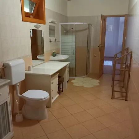 Apartament H&h Vendeghaz *